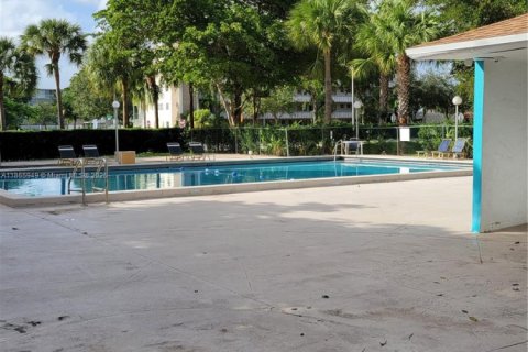 Condominio en alquiler en Hollywood, Florida, 2 dormitorios, 102.19 m2 № 1898169 - foto 29