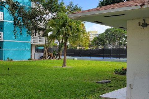 Condominio en alquiler en Hollywood, Florida, 2 dormitorios, 102.19 m2 № 1898169 - foto 28