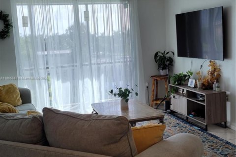 Condominio en alquiler en Hollywood, Florida, 2 dormitorios, 102.19 m2 № 1898169 - foto 15
