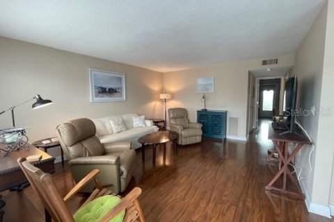 Condo in Seminole, Florida, 1 bedroom  № 1902135 - photo 2