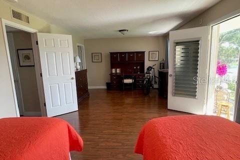 Condo in Seminole, Florida, 1 bedroom  № 1902135 - photo 12