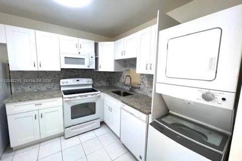Condo in Davie, Florida, 2 bedrooms  № 2390239 - photo 6