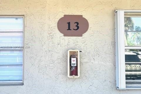 Condo in Davie, Florida, 2 bedrooms  № 2390239 - photo 24