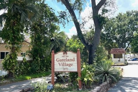 Condo in Davie, Florida, 2 bedrooms  № 2390239 - photo 3