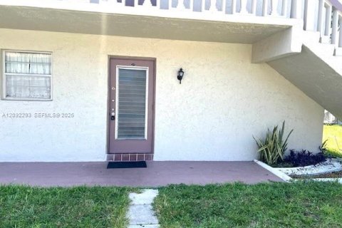 Condo in Davie, Florida, 2 bedrooms  № 2390239 - photo 2
