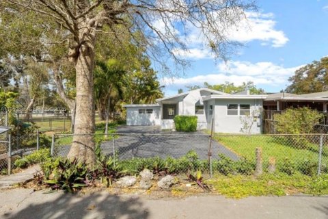 Casa en alquiler en Hollywood, Florida, 2 dormitorios, 85.84 m2 № 2030581 - foto 27