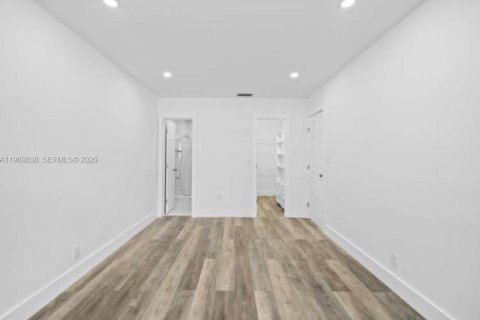 Casa en alquiler en Hollywood, Florida, 2 dormitorios, 85.84 m2 № 2030581 - foto 9