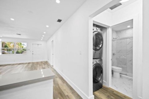 Casa en alquiler en Hollywood, Florida, 2 dormitorios, 85.84 m2 № 2030581 - foto 11