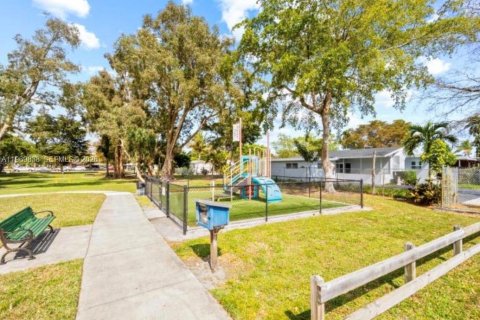 Casa en alquiler en Hollywood, Florida, 2 dormitorios, 85.84 m2 № 2030581 - foto 26