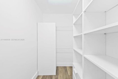 Casa en alquiler en Hollywood, Florida, 2 dormitorios, 85.84 m2 № 2030581 - foto 16