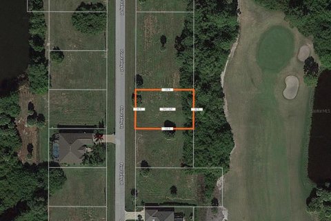 Terreno en venta en Rotonda, Florida № 226509 - foto 1