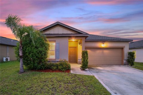 House in New Smyrna Beach, Florida 3 bedrooms, 152.64 sq.m. № 2277055