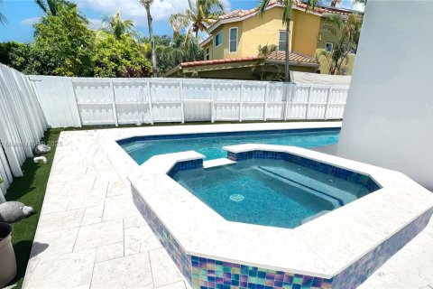 Villa ou maison à vendre à Miramar, Floride: 3 chambres, 165.27 m2 № 1932249 - photo 5