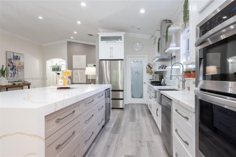 Villa ou maison à vendre à Miramar, Floride: 3 chambres, 165.27 m2 № 1932249 - photo 14