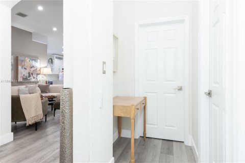 Villa ou maison à vendre à Miramar, Floride: 3 chambres, 165.27 m2 № 1932249 - photo 25