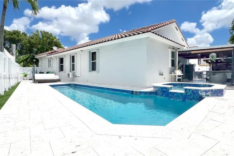 Villa ou maison à vendre à Miramar, Floride: 3 chambres, 165.27 m2 № 1932249 - photo 3