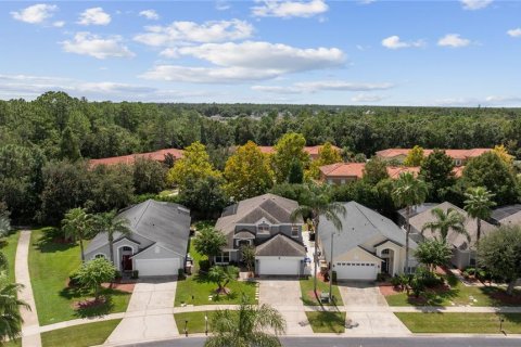 Villa ou maison à vendre à Kissimmee, Floride: 5 chambres, 215.25 m2 № 2429669 - photo 3