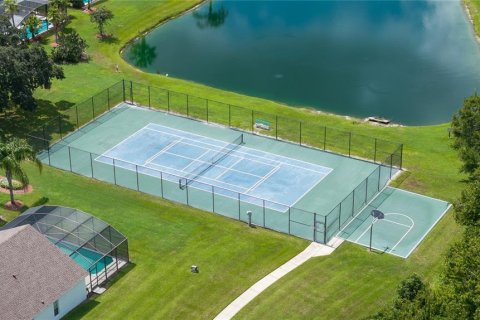 Villa ou maison à vendre à Kissimmee, Floride: 5 chambres, 215.25 m2 № 2429669 - photo 16