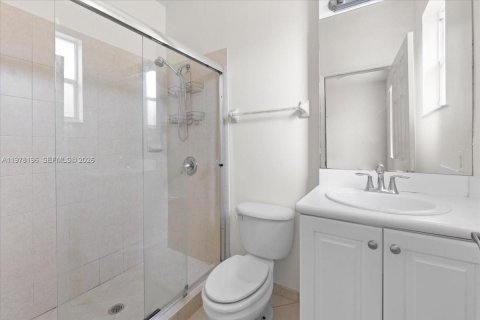 Townhouse in Cutler Bay, Florida 3 bedrooms, 123.1 sq.m. № 2042039 - photo 5