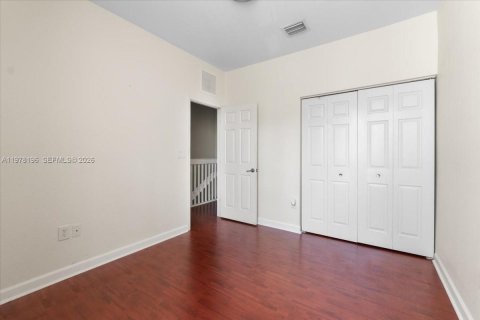 Townhouse in Cutler Bay, Florida 3 bedrooms, 123.1 sq.m. № 2042039 - photo 4