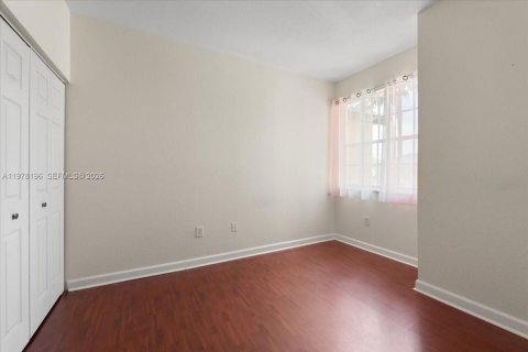 Townhouse in Cutler Bay, Florida 3 bedrooms, 123.1 sq.m. № 2042039 - photo 22