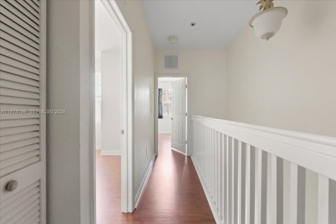 Townhouse in Cutler Bay, Florida 3 bedrooms, 123.1 sq.m. № 2042039 - photo 20