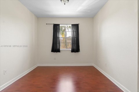 Townhouse in Cutler Bay, Florida 3 bedrooms, 123.1 sq.m. № 2042039 - photo 23