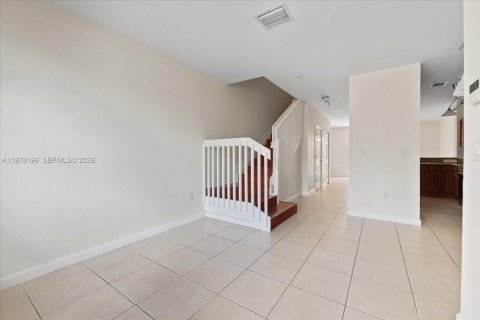 Townhouse in Cutler Bay, Florida 3 bedrooms, 123.1 sq.m. № 2042039 - photo 6