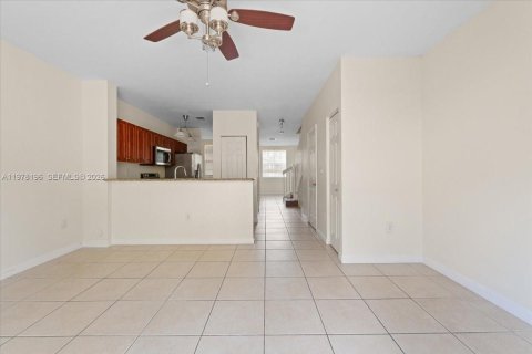 Townhouse in Cutler Bay, Florida 3 bedrooms, 123.1 sq.m. № 2042039 - photo 16