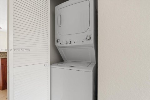 Townhouse in Cutler Bay, Florida 3 bedrooms, 123.1 sq.m. № 2042039 - photo 15