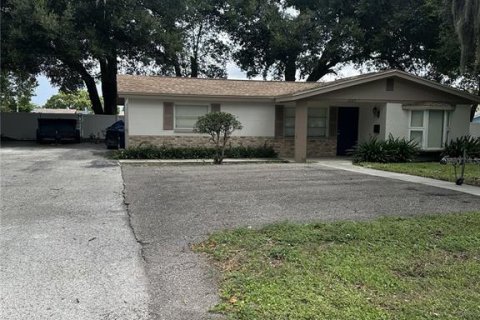 Commercial property in New Port Richey, Florida 133.04 sq.m. № 2360808