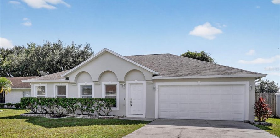 House in Kissimmee, Florida 4 bedrooms, 193.98 sq.m. № 2156114