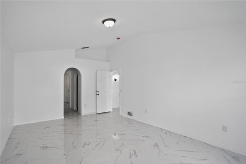 House in Kissimmee, Florida 4 bedrooms, 193.98 sq.m. № 2156114 - photo 6