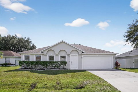 House in Kissimmee, Florida 4 bedrooms, 193.98 sq.m. № 2156114 - photo 2