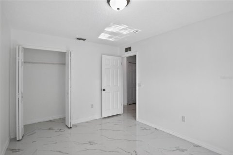 House in Kissimmee, Florida 4 bedrooms, 193.98 sq.m. № 2156114 - photo 16
