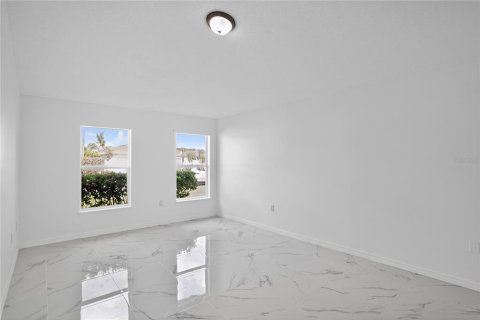 House in Kissimmee, Florida 4 bedrooms, 193.98 sq.m. № 2156114 - photo 3