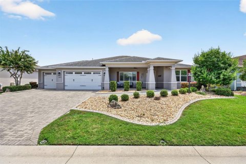 House in Ocala, Florida 2 bedrooms, 192.77 sq.m. № 2318781