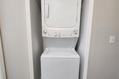 Townhouse in Orlando, Florida 2 bedrooms, 91.69 sq.m. № 1911992 - photo 28