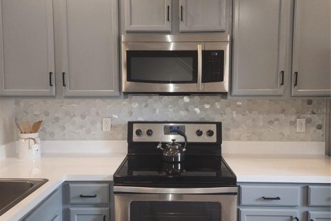 Townhouse in Orlando, Florida 2 bedrooms, 91.69 sq.m. № 1911992 - photo 7