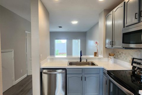 Townhouse in Orlando, Florida 2 bedrooms, 91.69 sq.m. № 1911992 - photo 5