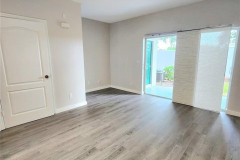 Townhouse in Orlando, Florida 2 bedrooms, 91.69 sq.m. № 1911992 - photo 15