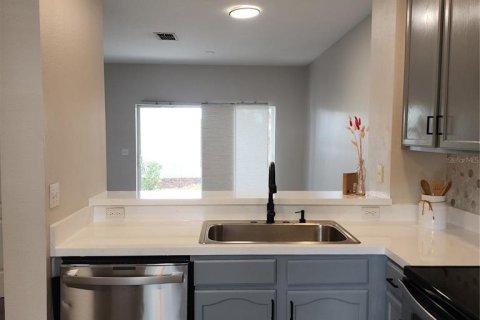 Townhouse in Orlando, Florida 2 bedrooms, 91.69 sq.m. № 1911992 - photo 4