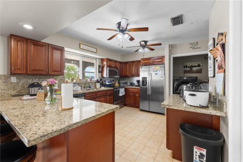 Villa ou maison à vendre à Marathon, Floride: 4 chambres, 275.36 m2 № 2084253 - photo 13