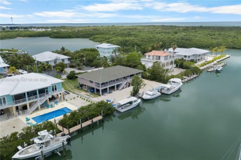 Villa ou maison à vendre à Marathon, Floride: 4 chambres, 275.36 m2 № 2084253 - photo 7