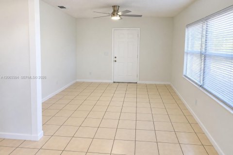 House in Stuart, Florida 2 bedrooms, 78.97 sq.m. № 2384586 - photo 6