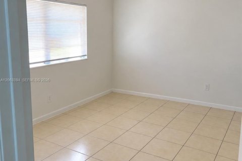 House in Stuart, Florida 2 bedrooms, 78.97 sq.m. № 2384586 - photo 9