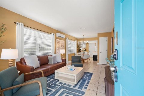 Appartement à louer à Brandon, Floride: 2 chambres, 80.55 m2 № 2415276 - photo 2