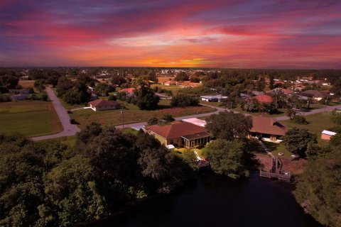 Villa ou maison à vendre à North Port, Floride: 3 chambres, 168.52 m2 № 2309055 - photo 5