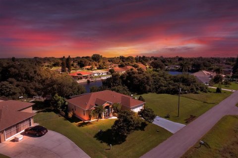 Villa ou maison à vendre à North Port, Floride: 3 chambres, 168.52 m2 № 2309055 - photo 4