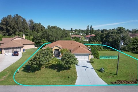 Villa ou maison à vendre à North Port, Floride: 3 chambres, 168.52 m2 № 2309055 - photo 2